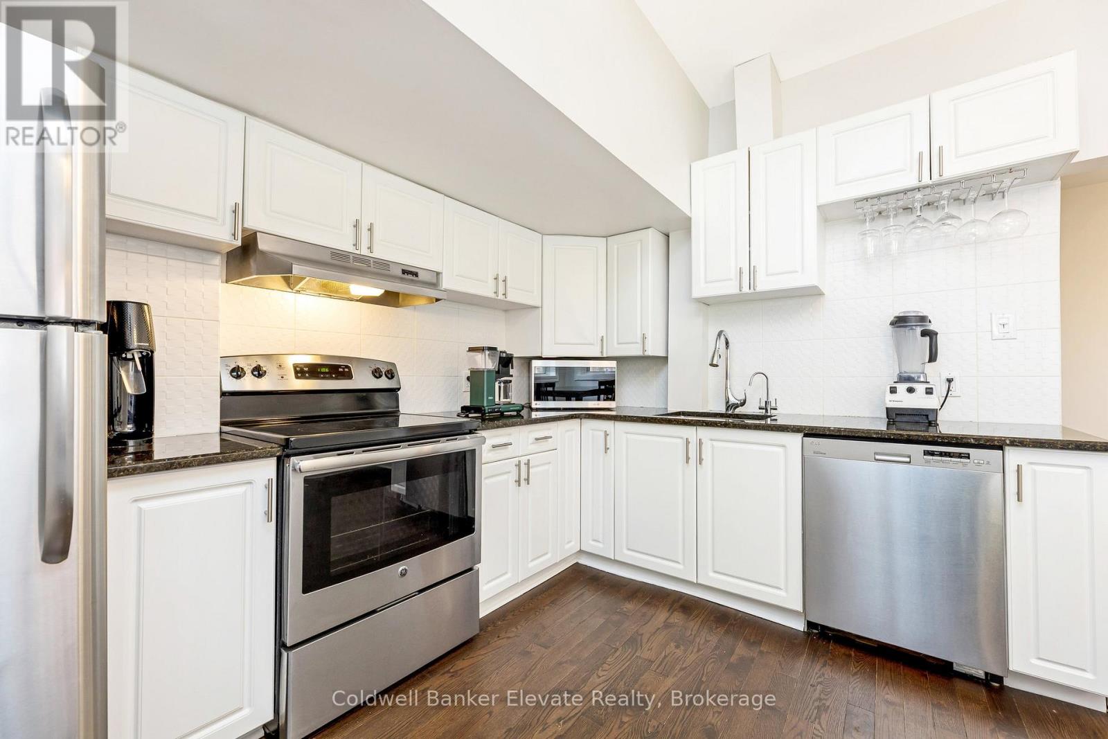 460 St John's Road, Toronto, Ontario  M6S 2L3 - Photo 15 - W12228837