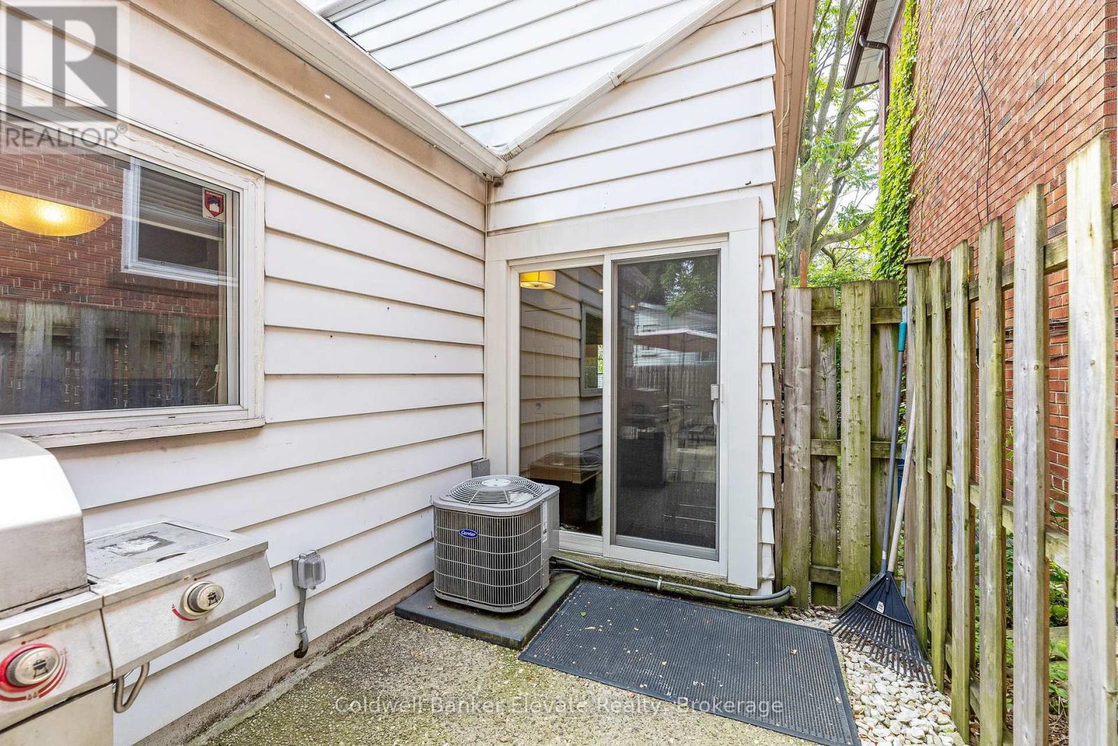 460 St John's Road, Toronto, Ontario  M6S 2L3 - Photo 25 - W12228837