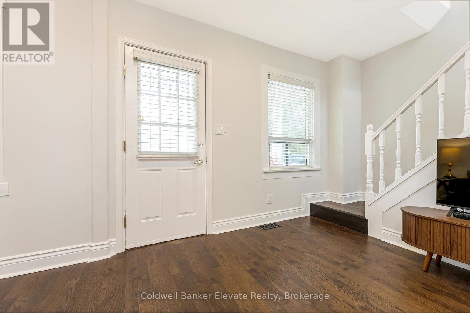 460 St John's Road, Toronto, Ontario  M6S 2L3 - Photo 6 - W12228837