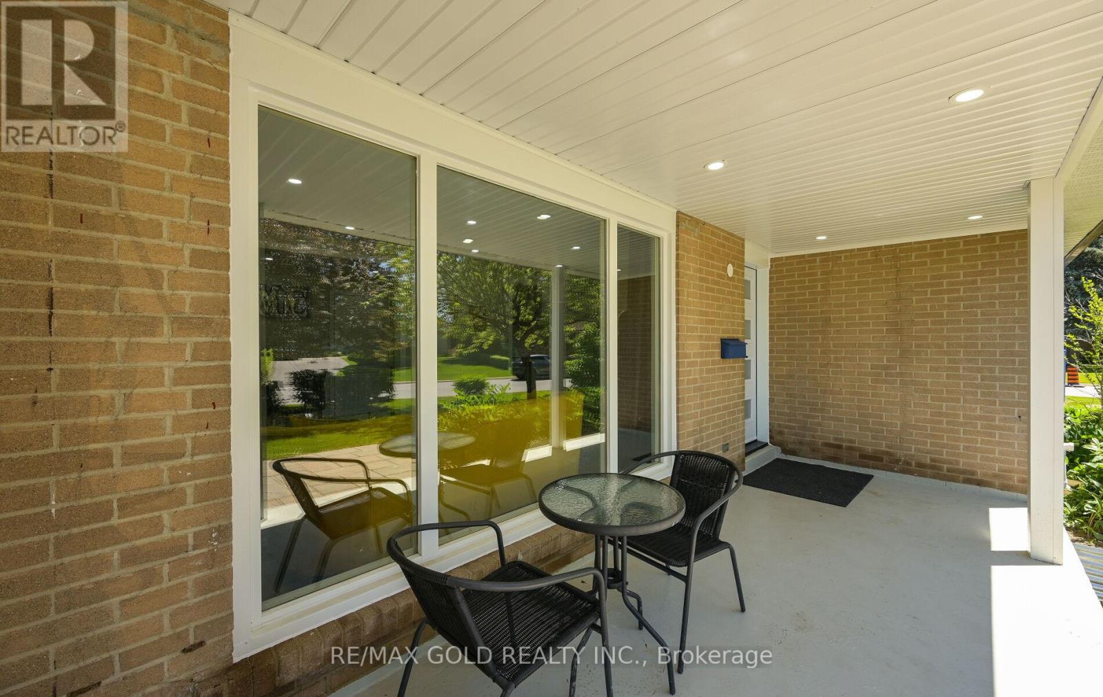Property at 15 FLAVIAN CRESCENT image 3