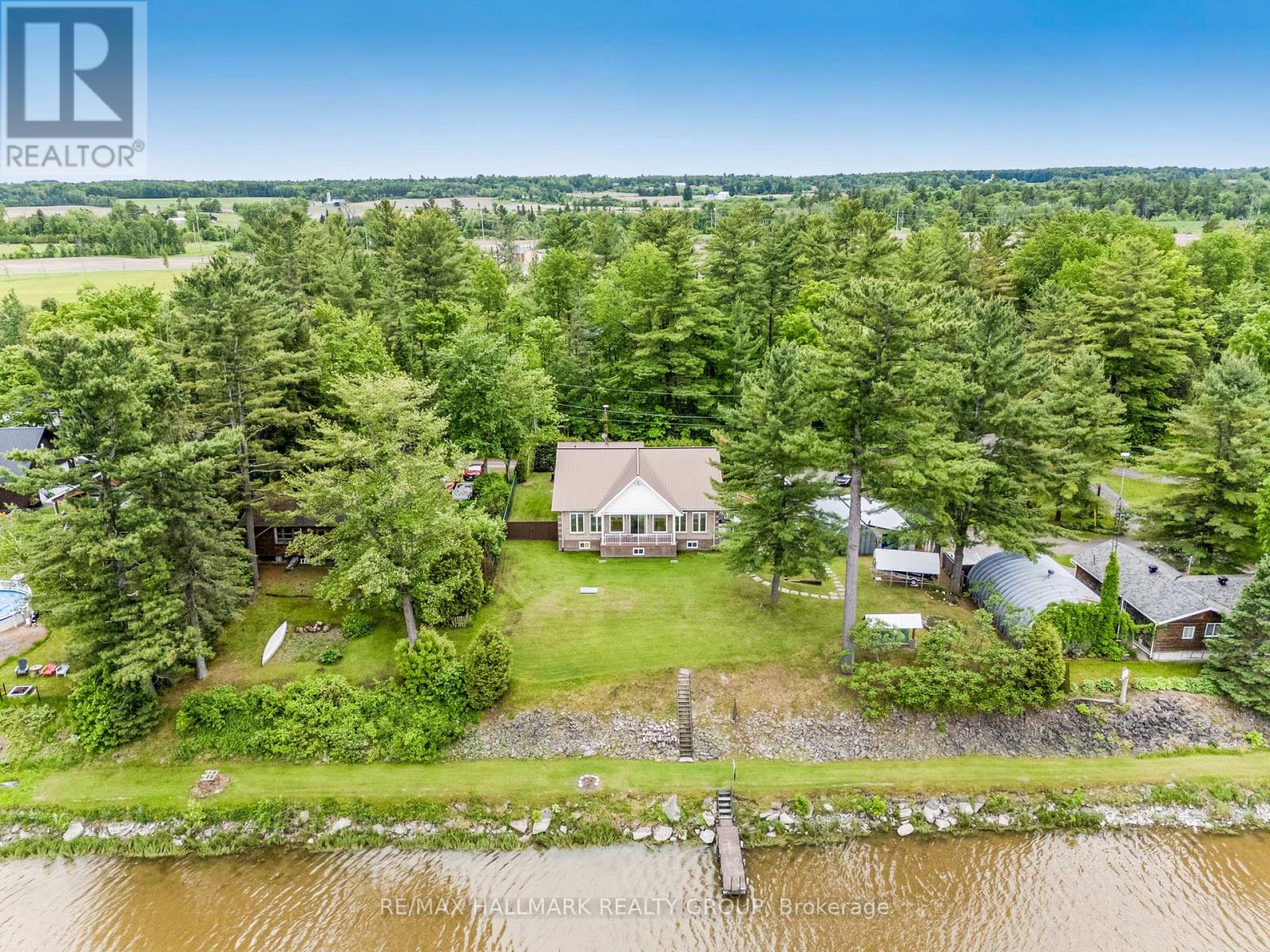 Property at 2071 TESSIER STREET image 2