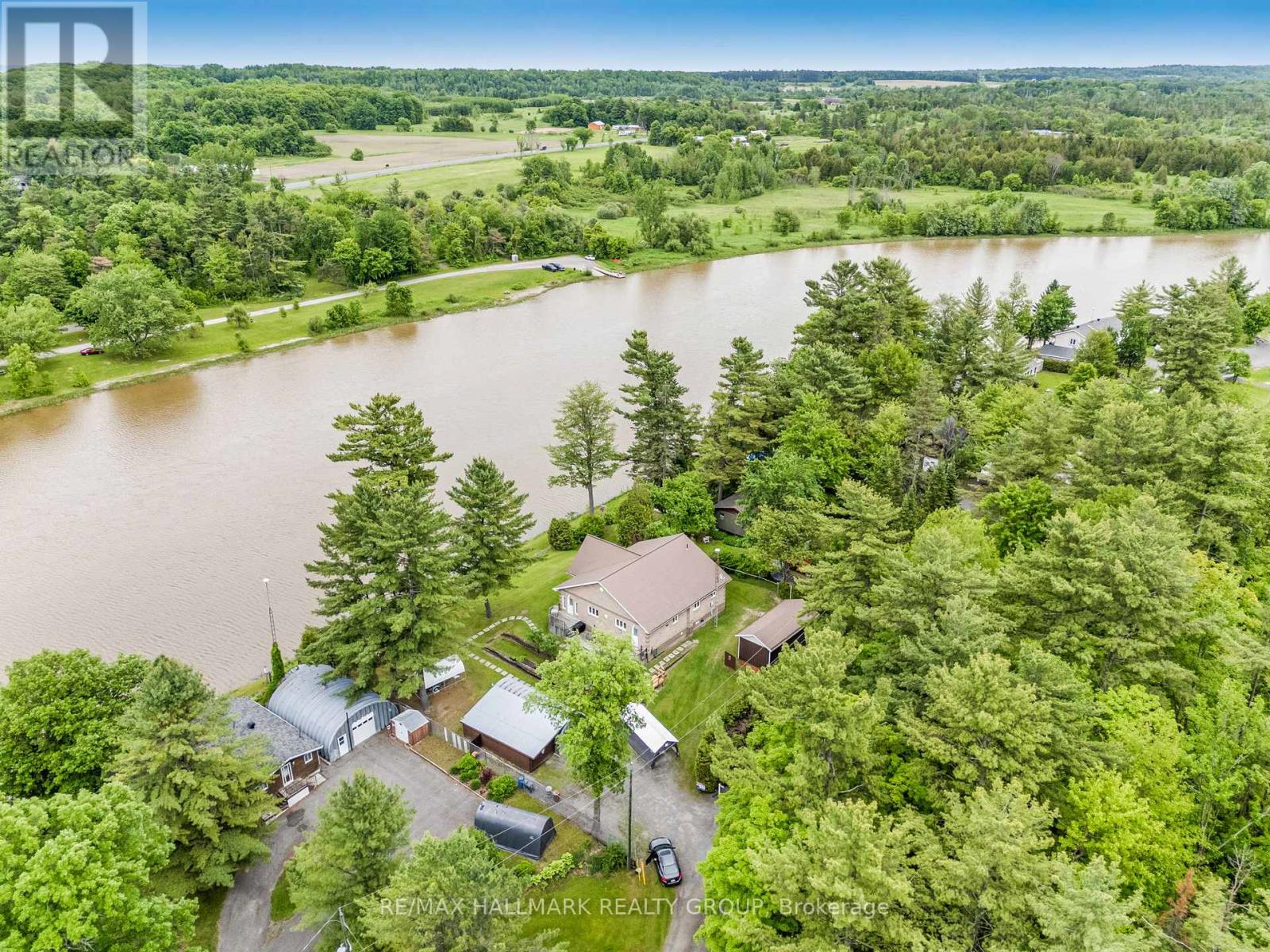 Property at 2071 TESSIER STREET image 3