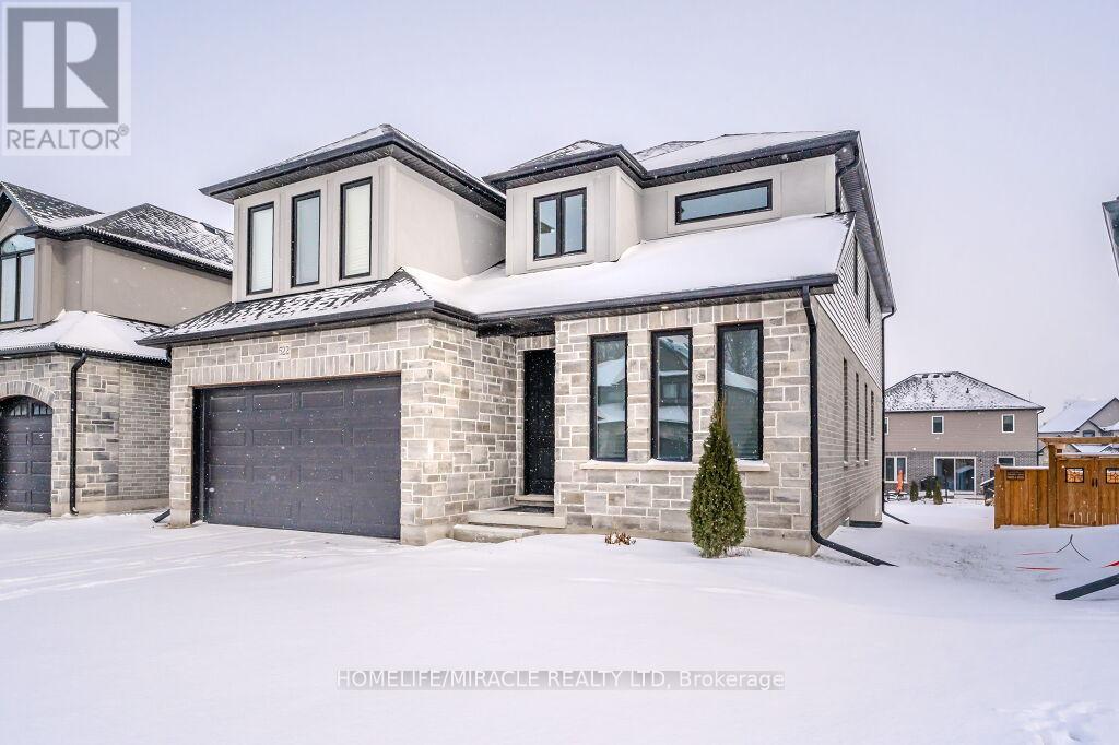 522 Masters Drive, Woodstock, Ontario  N4T 0L2 - Photo 2 - X12228539
