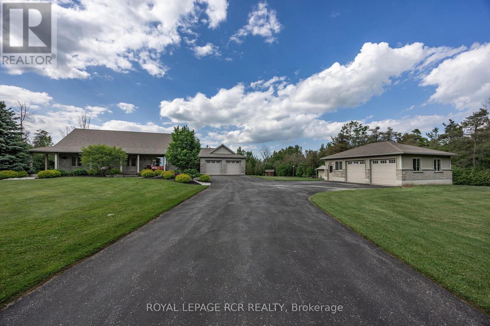 Property at 245327 5TH SIDE ROAD image 2