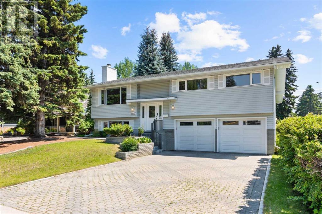 Property at 6930 Leaside Drive SW image 1