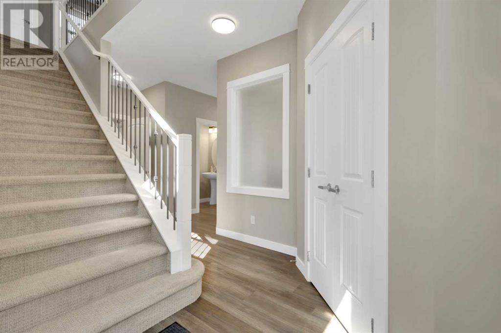 Property at 47 Corner Meadows Row NE image 4