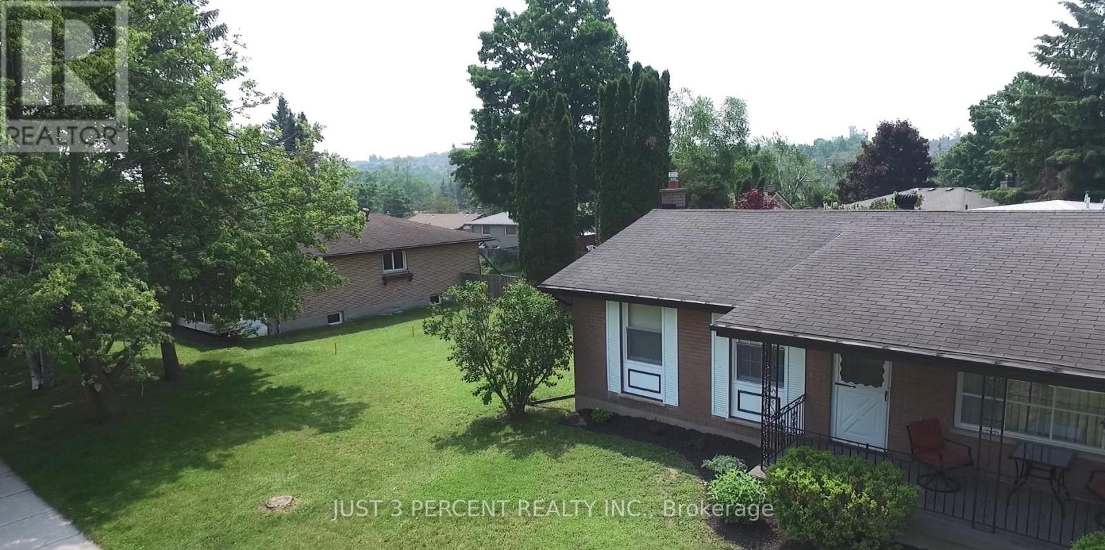 Property at 1087 ST PAUL'S STREET image 3