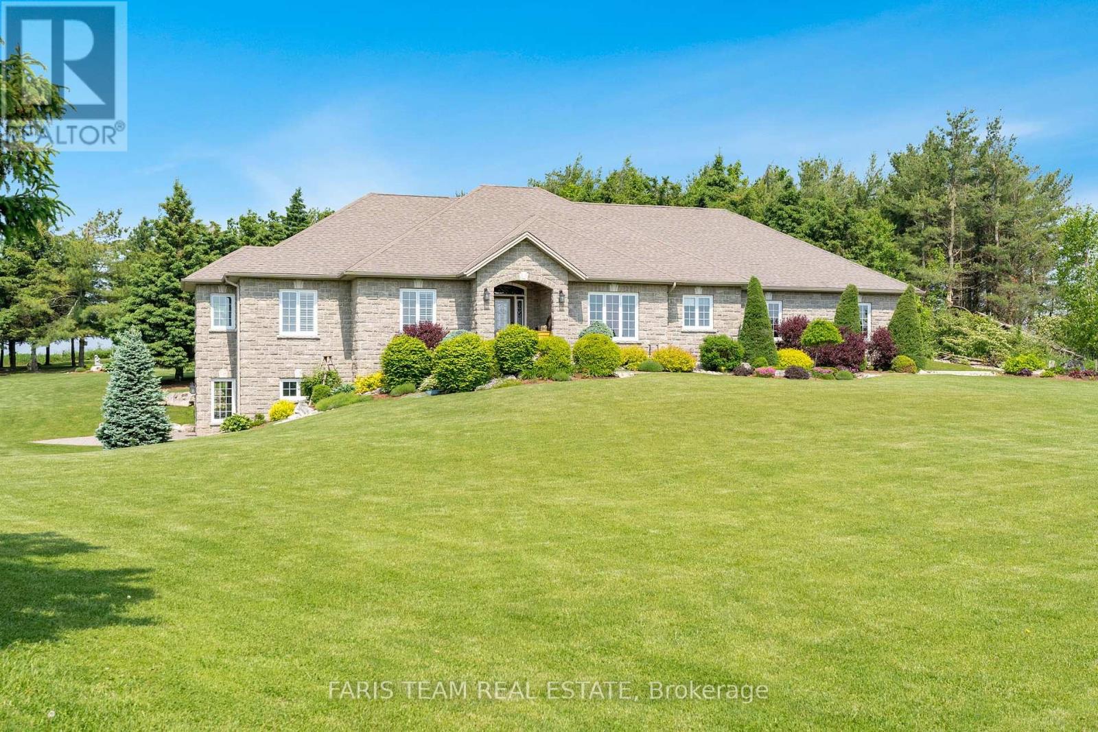 Property at 477438 3RD LINE image 2