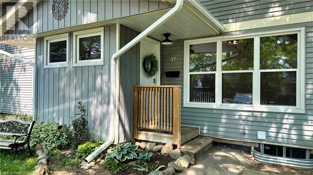 37 St. Charles Place, Clinton, Ontario  N0M 1L0 - Photo 1 - 40741685