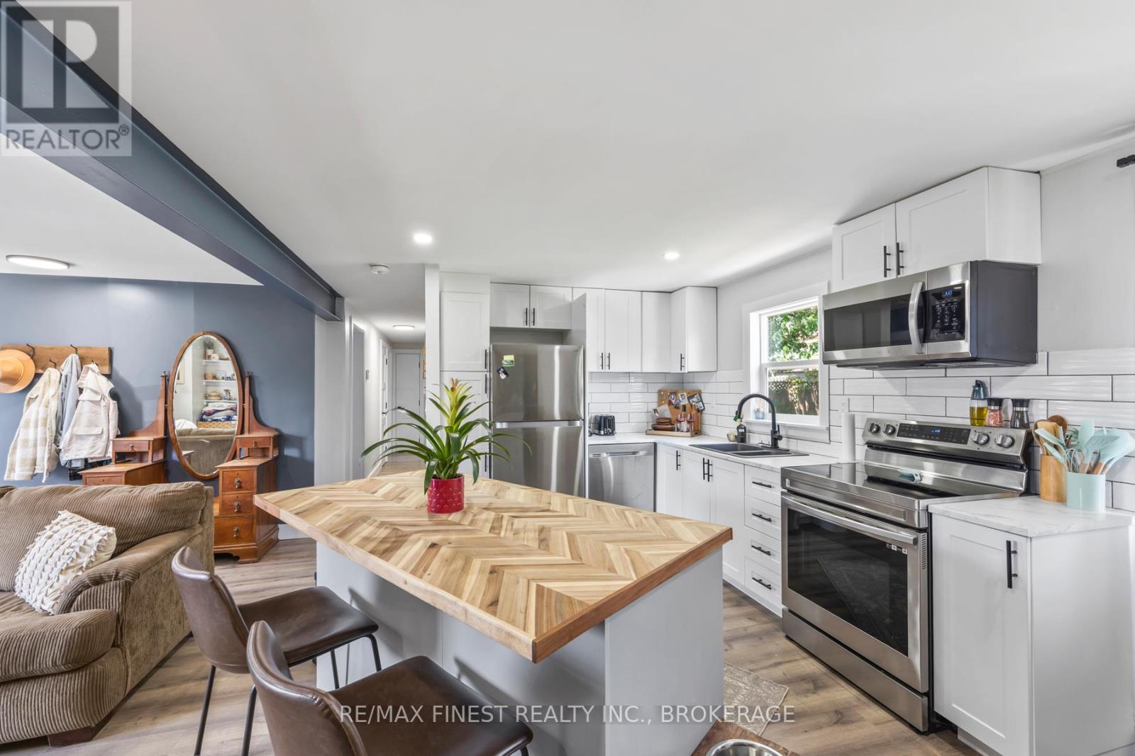 35 Clairton Place, Loyalist, Ontario  K7N 1R8 - Photo 12 - X12229343