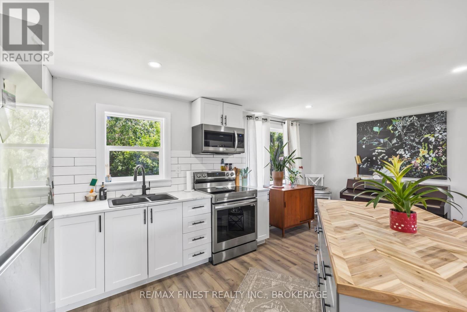 35 Clairton Place, Loyalist, Ontario  K7N 1R8 - Photo 15 - X12229343