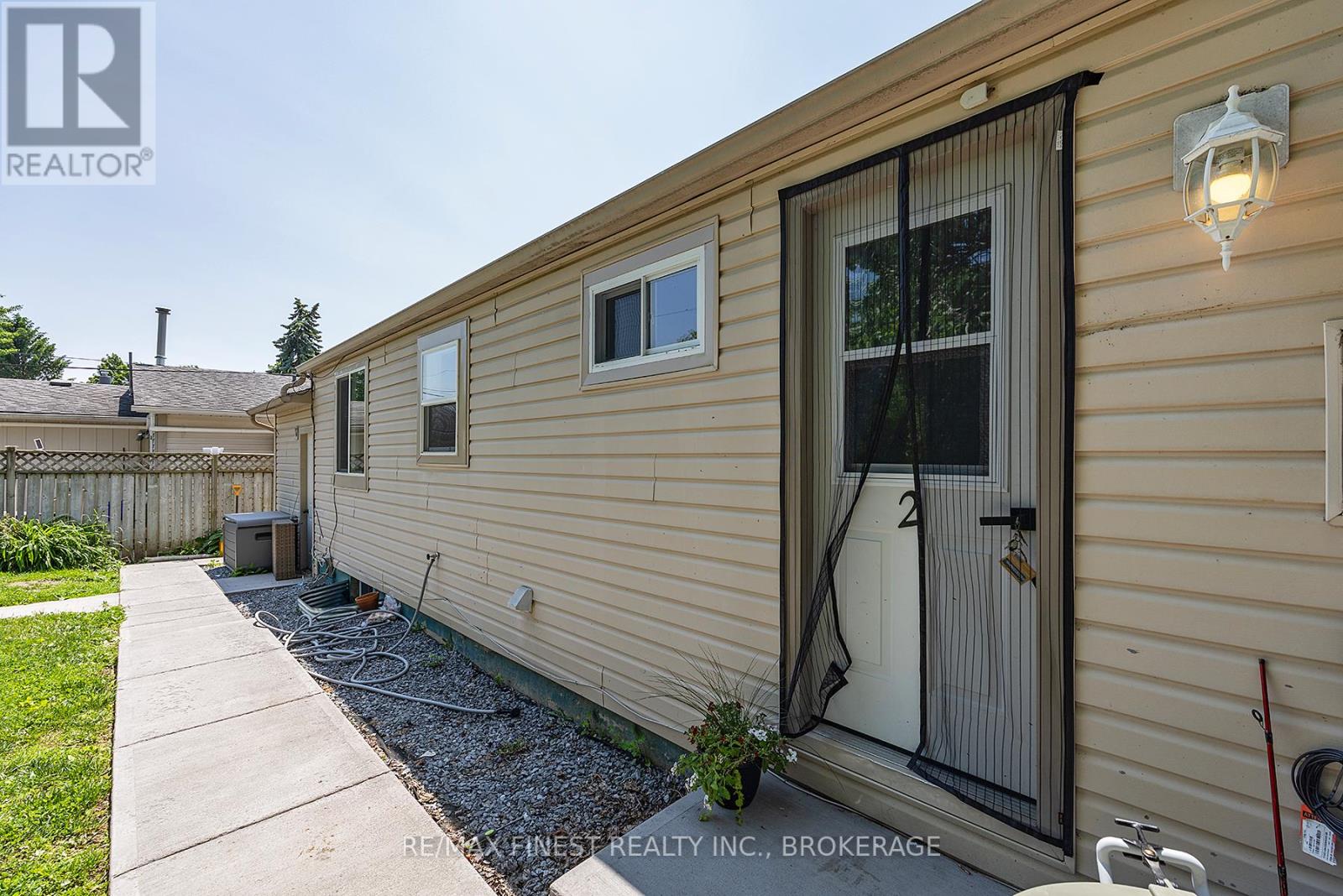 35 Clairton Place, Loyalist, Ontario  K7N 1R8 - Photo 19 - X12229343