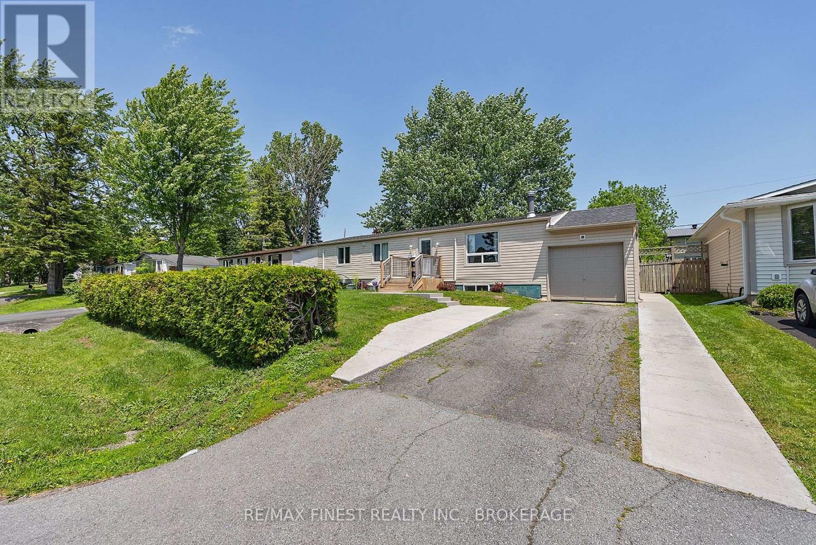 Property at 35 CLAIRTON PLACE image 3
