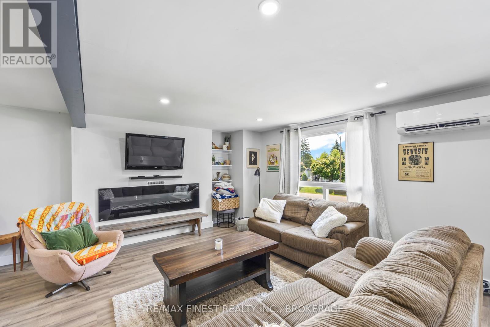 35 Clairton Place, Loyalist, Ontario  K7N 1R8 - Photo 7 - X12229343