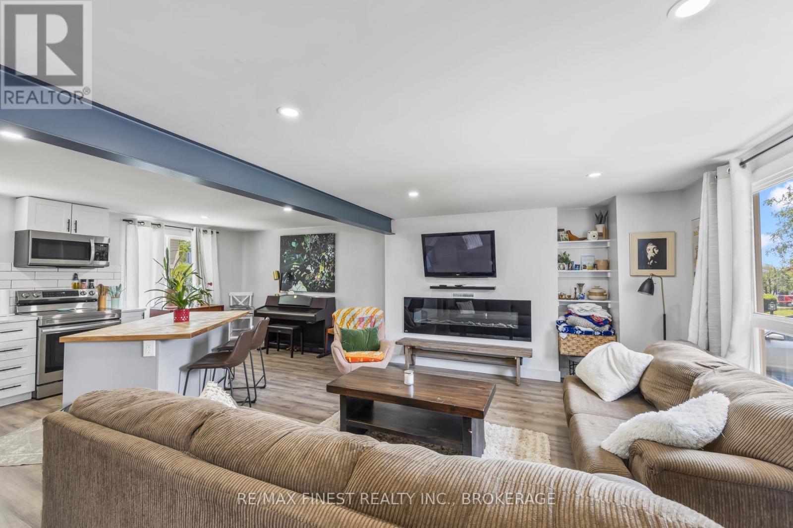 35 Clairton Place, Loyalist, Ontario  K7N 1R8 - Photo 9 - X12229343