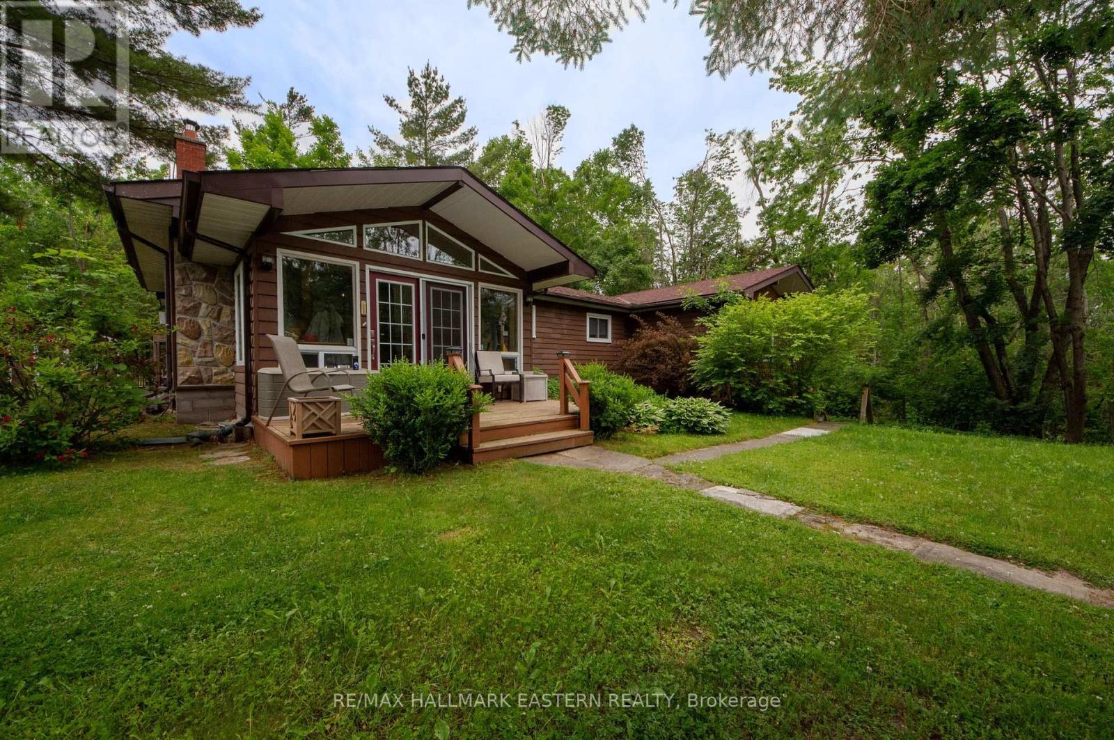 Property at 12 ALPINE CRESCENT image 2