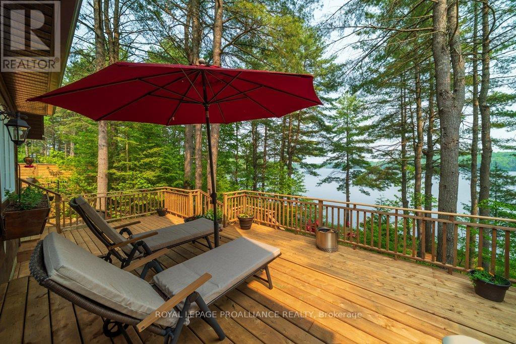 1421 Turtle Lake Lane, North Frontenac, Ontario  K0H 2M0 - Photo 37 - X12229389