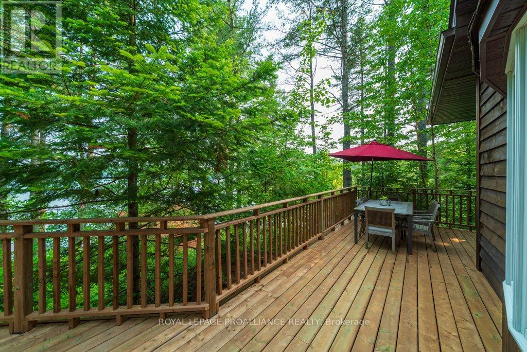1421 Turtle Lake Lane, North Frontenac, Ontario  K0H 2M0 - Photo 38 - X12229389