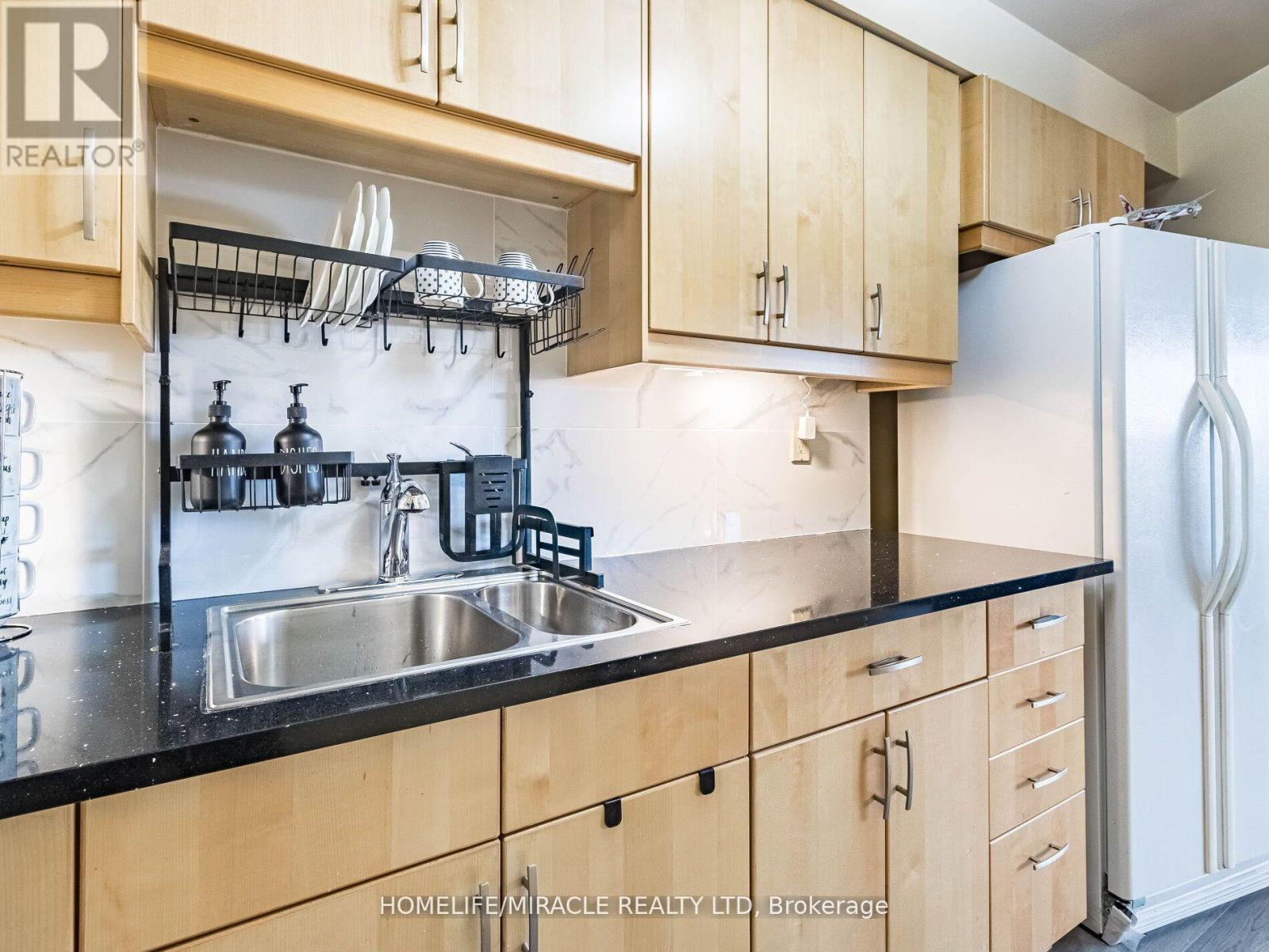 510 - 475 The West Mall, Toronto, Ontario  M9C 4Z3 - Photo 14 - W12014434