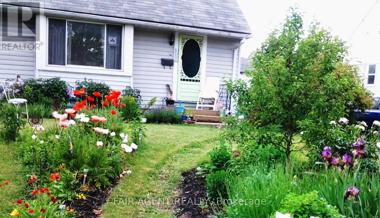 Property at 359 FLANDERS ROW image 2