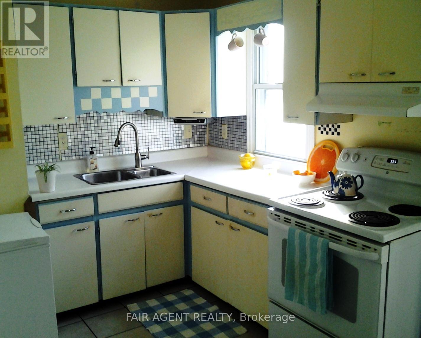 Property at 359 FLANDERS ROW image 3