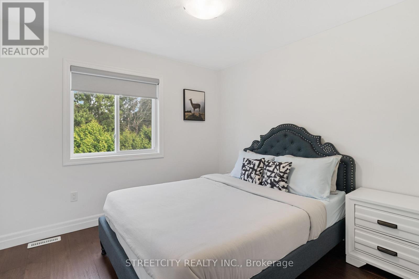 101 Basil Crescent, Middlesex Centre (Ilderton), Ontario  N0M 2A0 - Photo 34 - X12229407