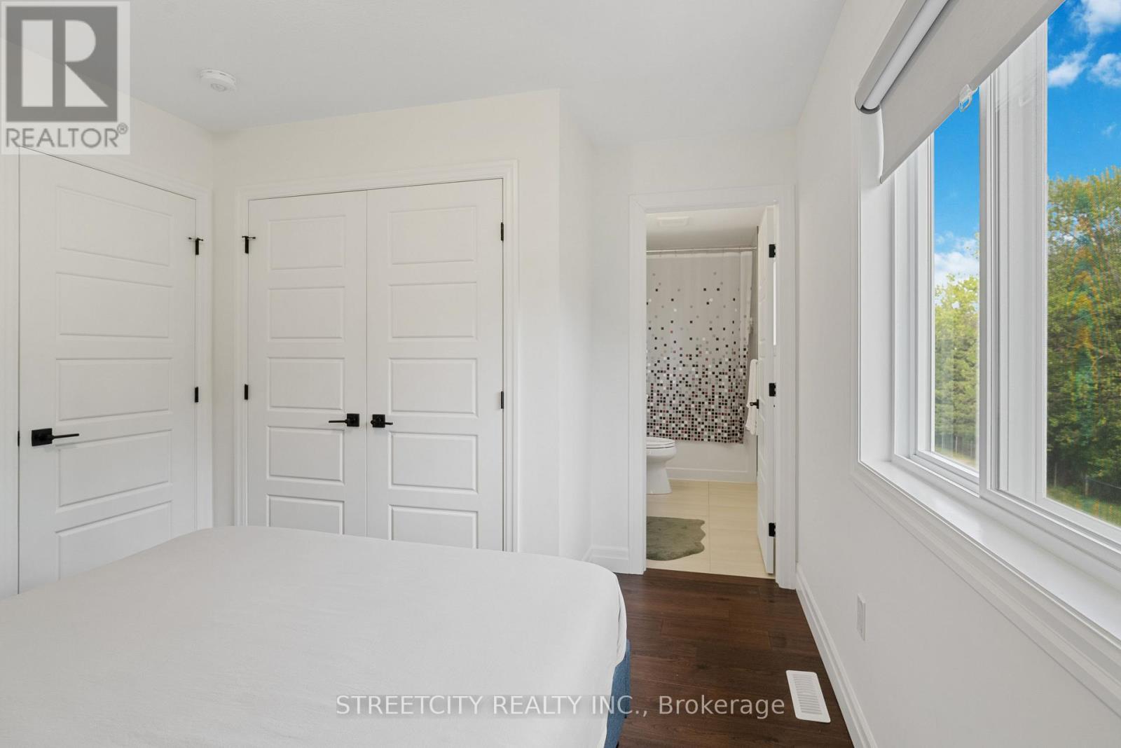 101 Basil Crescent, Middlesex Centre (Ilderton), Ontario  N0M 2A0 - Photo 35 - X12229407