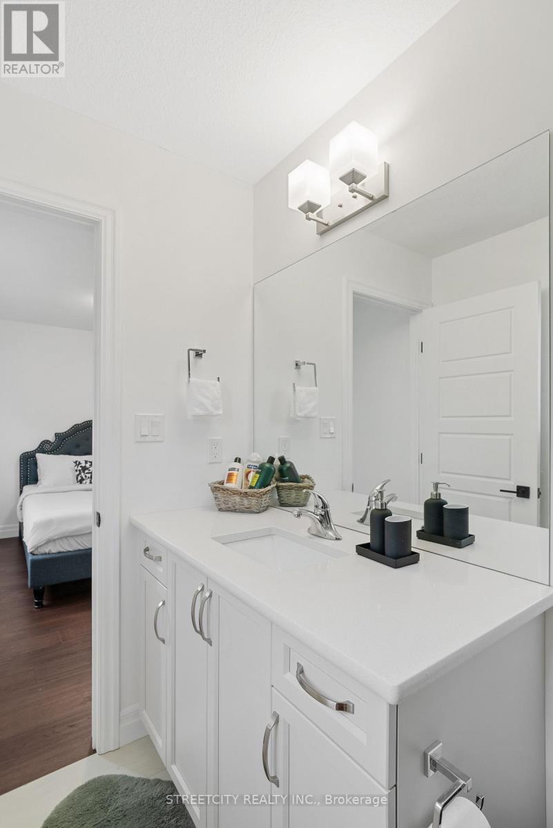 101 Basil Crescent, Middlesex Centre (Ilderton), Ontario  N0M 2A0 - Photo 37 - X12229407