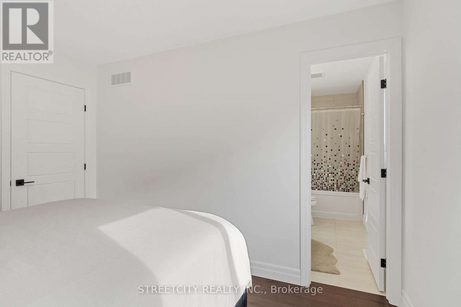 101 Basil Crescent, Middlesex Centre (Ilderton), Ontario  N0M 2A0 - Photo 40 - X12229407