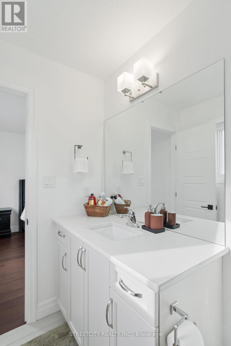 101 Basil Crescent, Middlesex Centre (Ilderton), Ontario  N0M 2A0 - Photo 41 - X12229407
