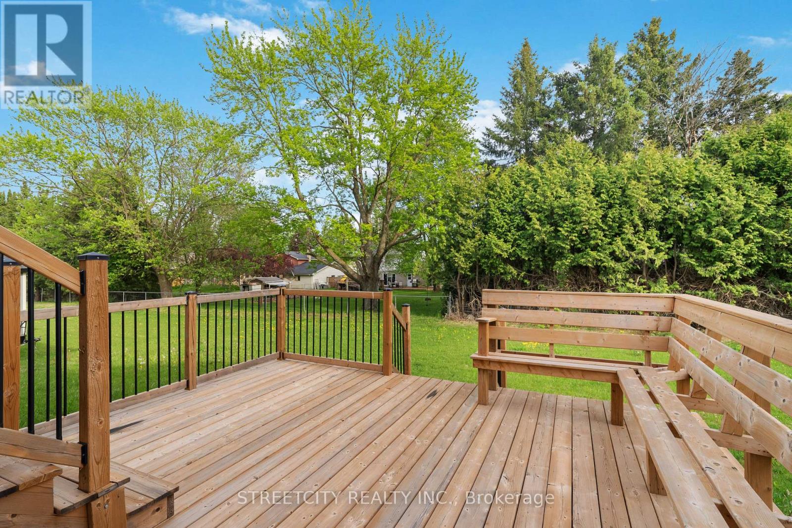 101 Basil Crescent, Middlesex Centre (Ilderton), Ontario  N0M 2A0 - Photo 44 - X12229407
