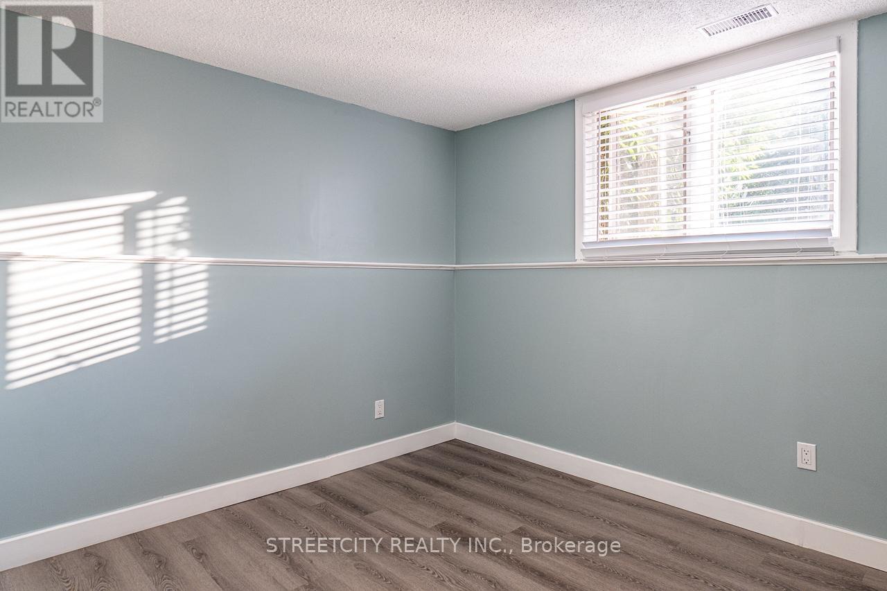 729 Hampstead Road, London South, Ontario  N6C 4X7 - Photo 37 - X12229440