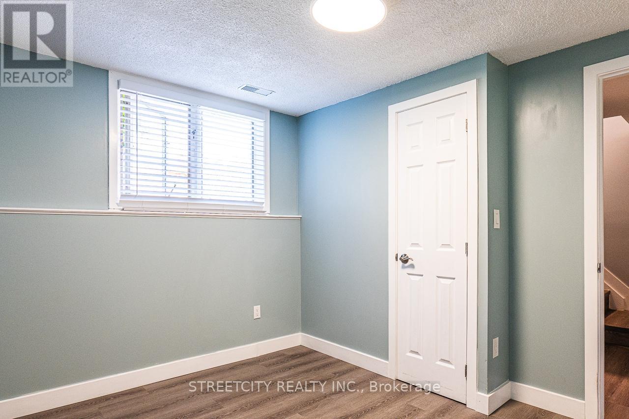 729 Hampstead Road, London South, Ontario  N6C 4X7 - Photo 39 - X12229440
