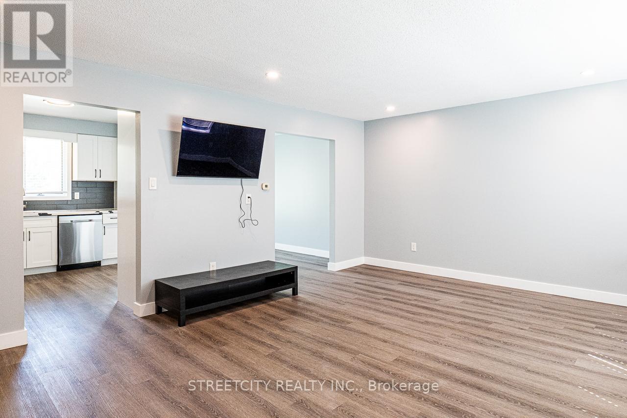 729 Hampstead Road, London South, Ontario  N6C 4X7 - Photo 8 - X12229440