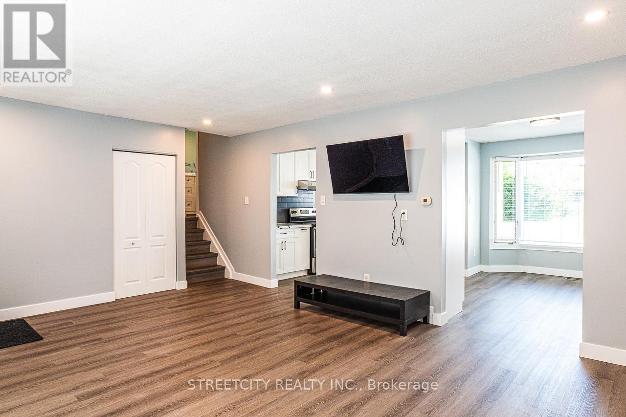 729 Hampstead Road, London South, Ontario  N6C 4X7 - Photo 9 - X12229440