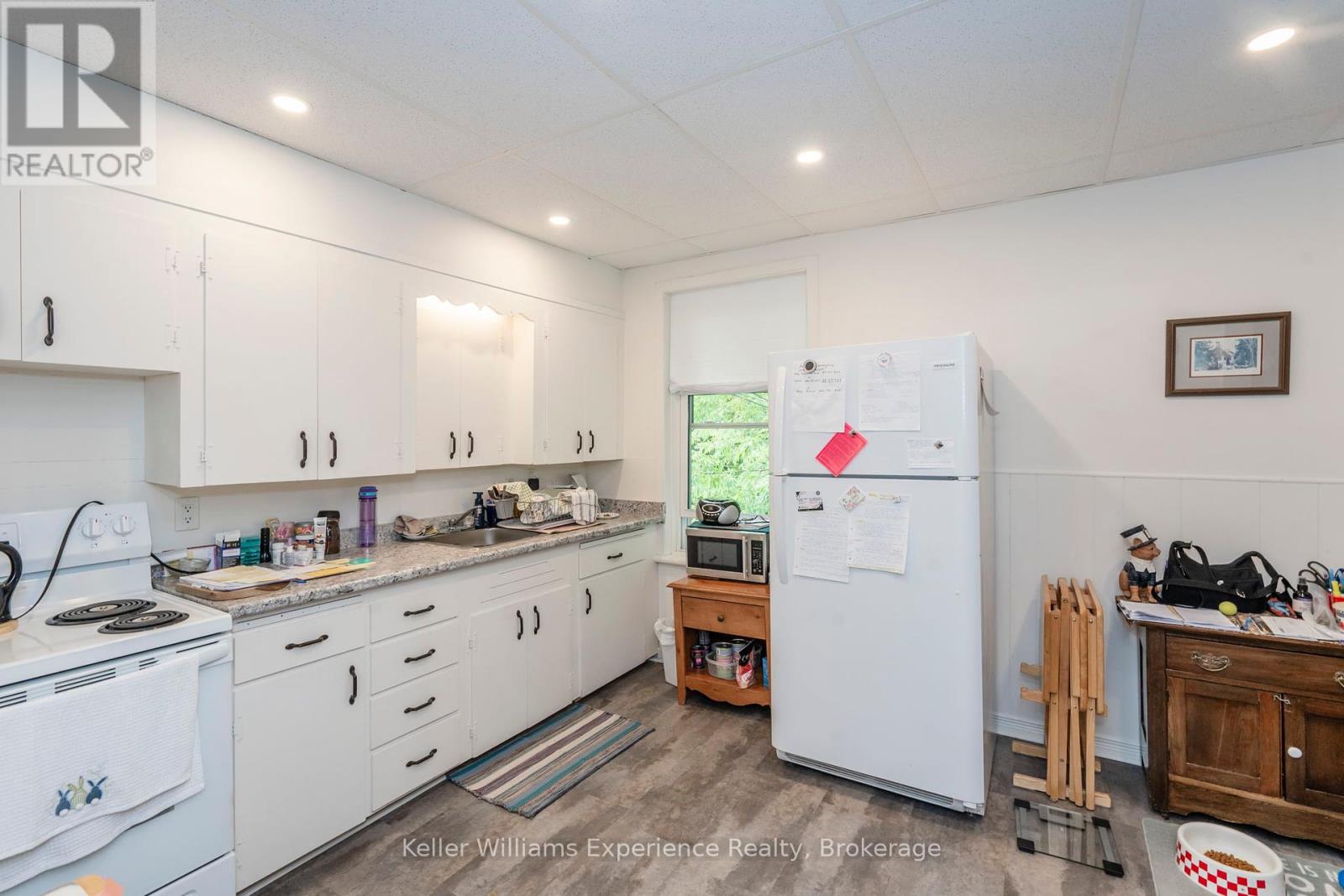 20 Yonge Street S, Springwater, Ontario  L0L 1P0 - Photo 17 - S12229465