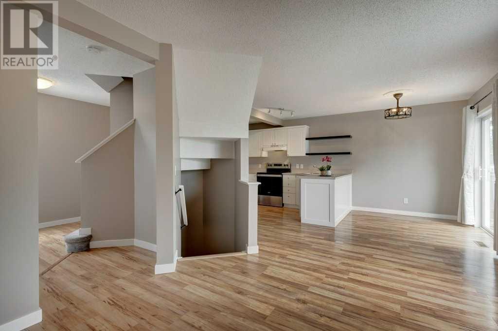Property at 210 Bridlewood Road SW image 4