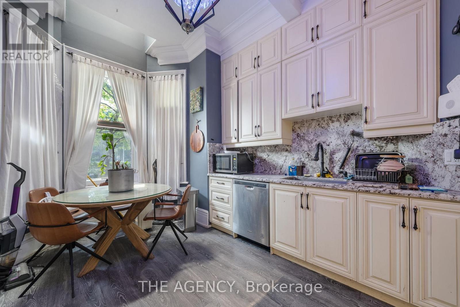 31 Rose Avenue, Toronto (Cabbagetown-South St. James Town), Ontario  M4X 1N7 - Photo 6 - C12229216