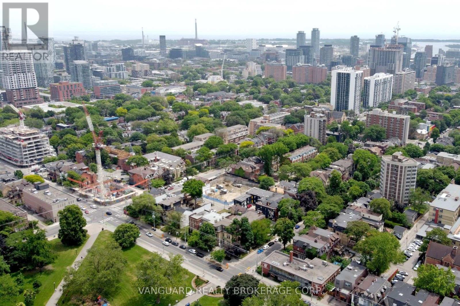 185 Gerrard Street E, Toronto (Moss Park), Ontario  M5A 2E5 - Photo 3 - C12229390