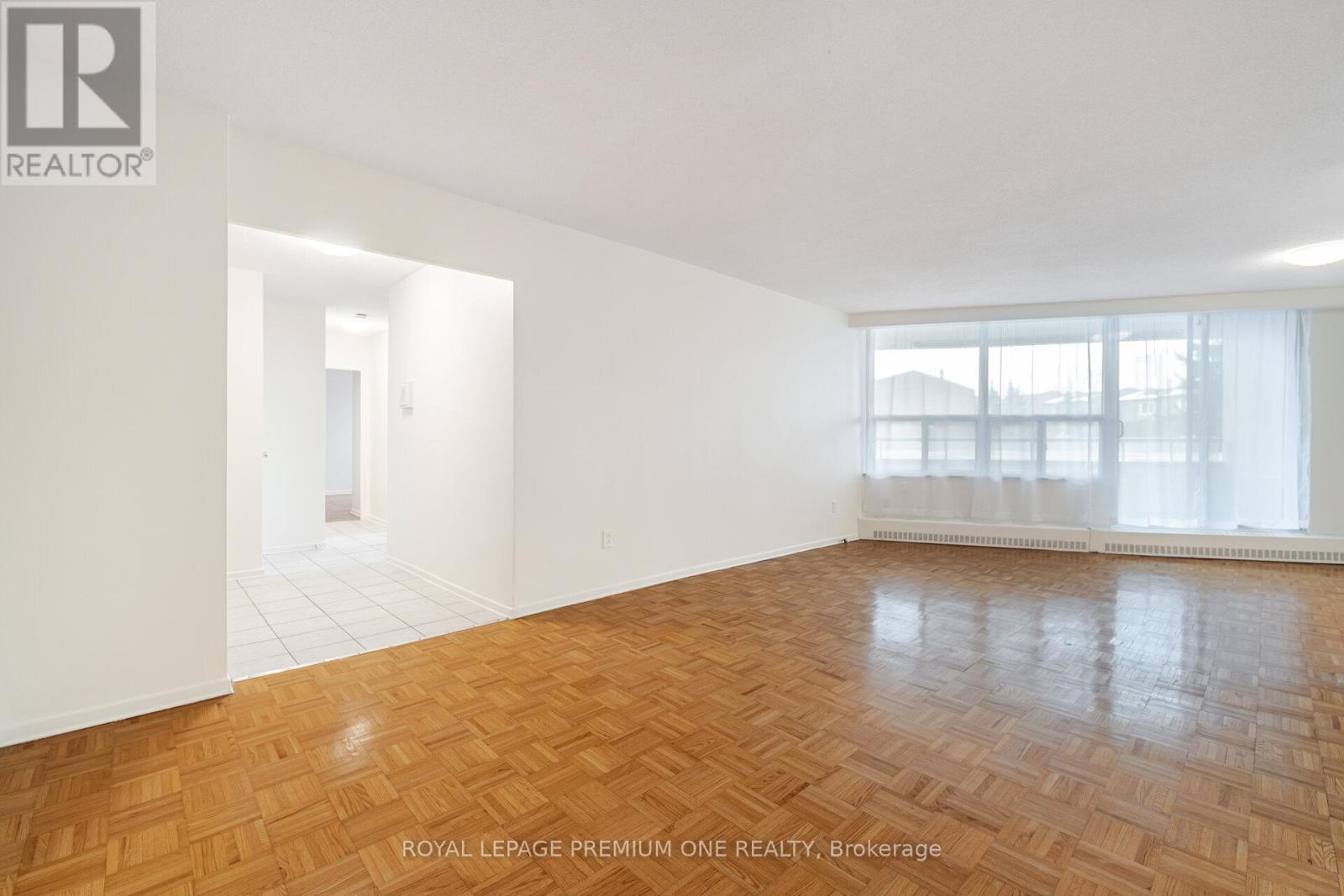 210 - 5 Vicora Linkway, Toronto (Flemingdon Park), Ontario  M3C 1A4 - Photo 10 - C12229527
