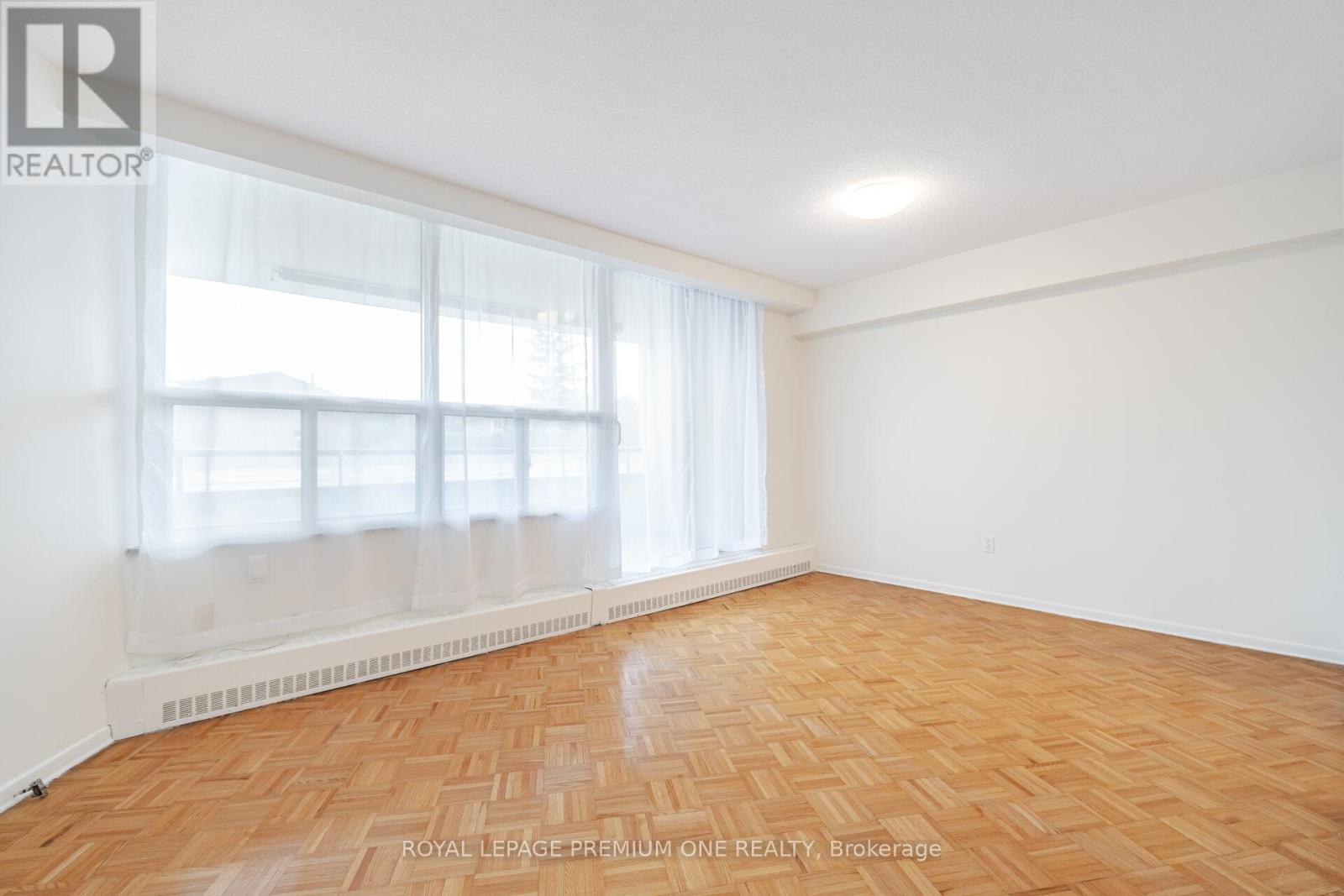 210 - 5 Vicora Linkway, Toronto (Flemingdon Park), Ontario  M3C 1A4 - Photo 12 - C12229527