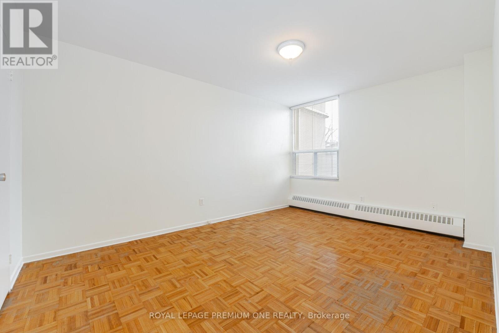 210 - 5 Vicora Linkway, Toronto (Flemingdon Park), Ontario  M3C 1A4 - Photo 16 - C12229527