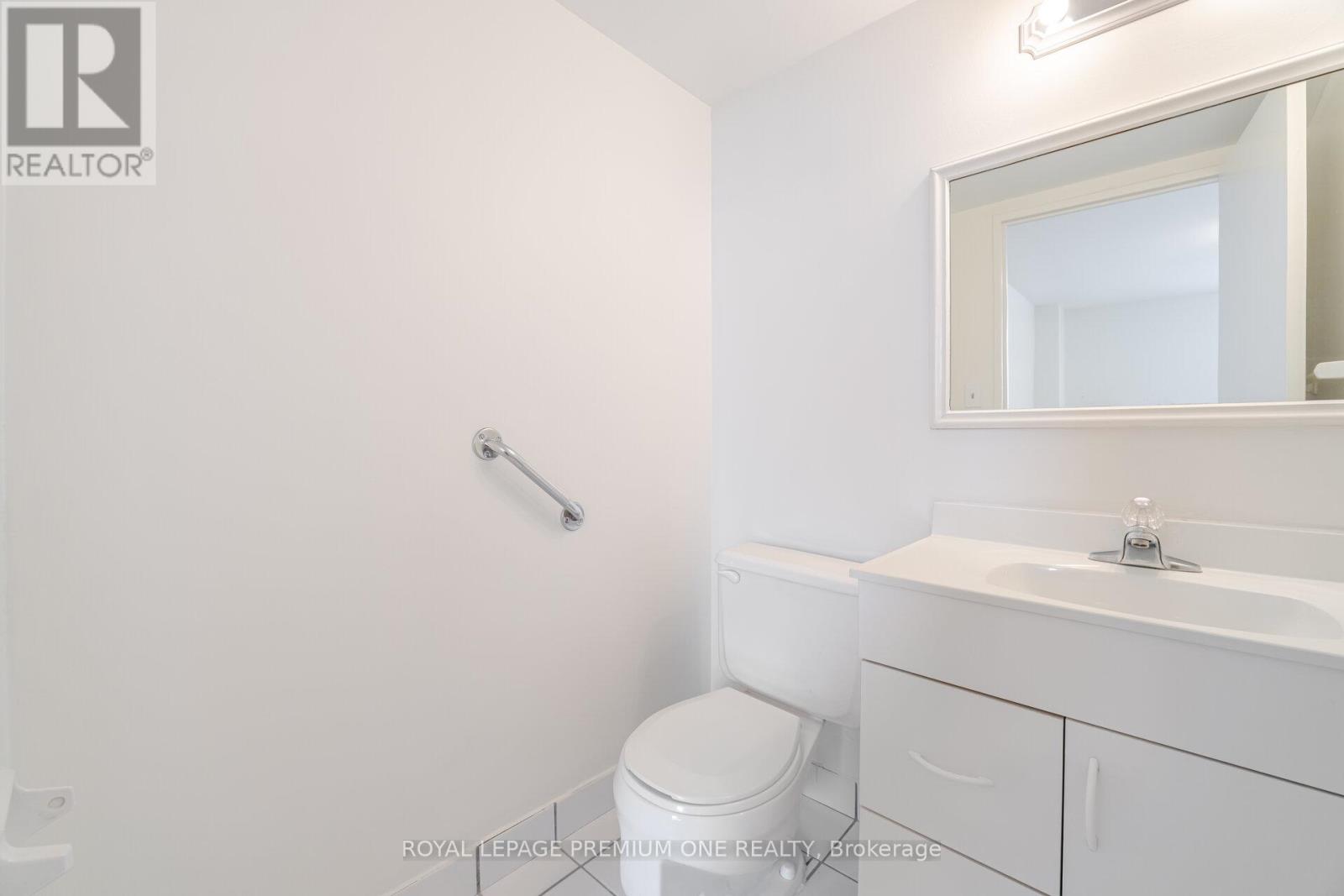 210 - 5 Vicora Linkway, Toronto (Flemingdon Park), Ontario  M3C 1A4 - Photo 18 - C12229527