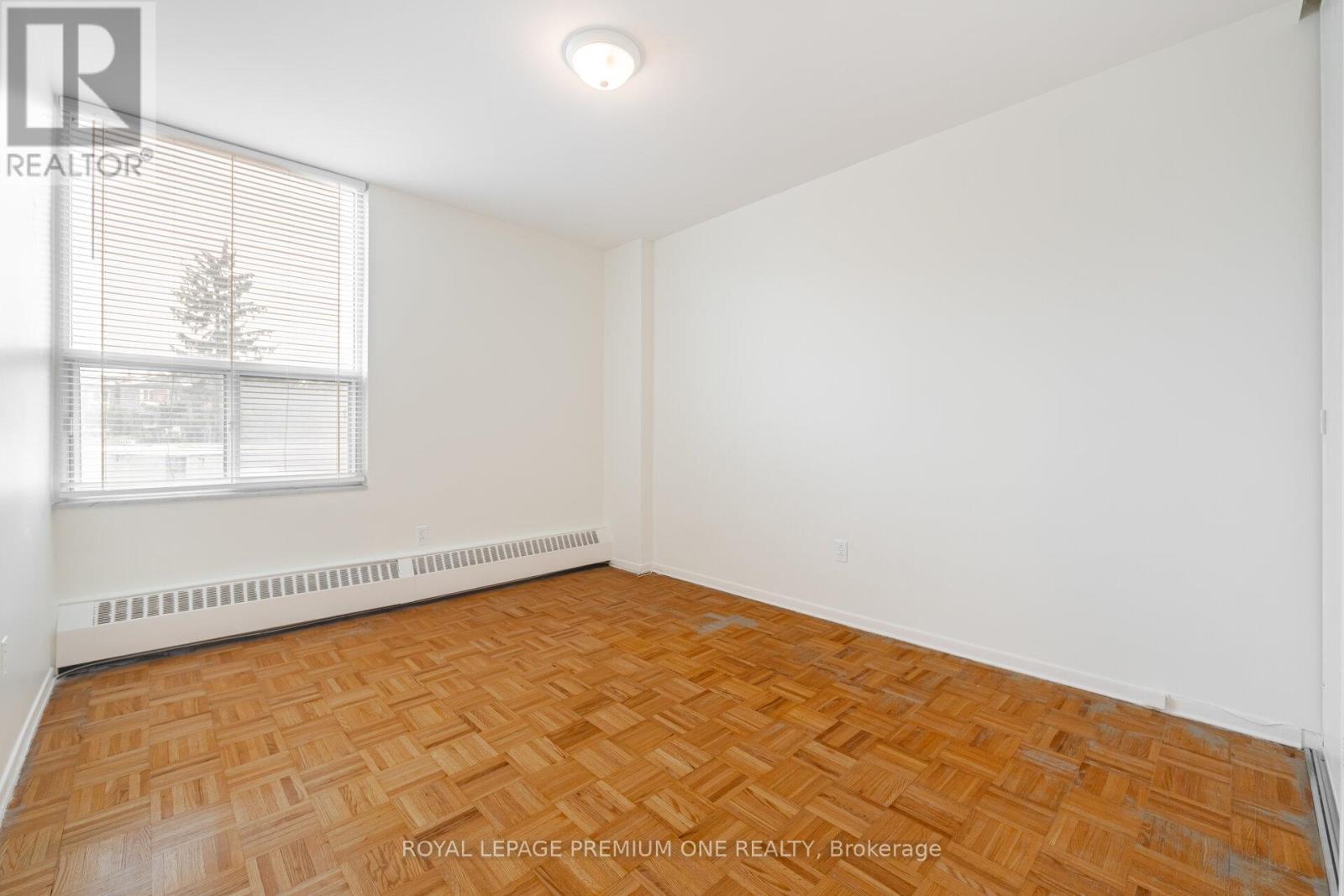 210 - 5 Vicora Linkway, Toronto (Flemingdon Park), Ontario  M3C 1A4 - Photo 19 - C12229527