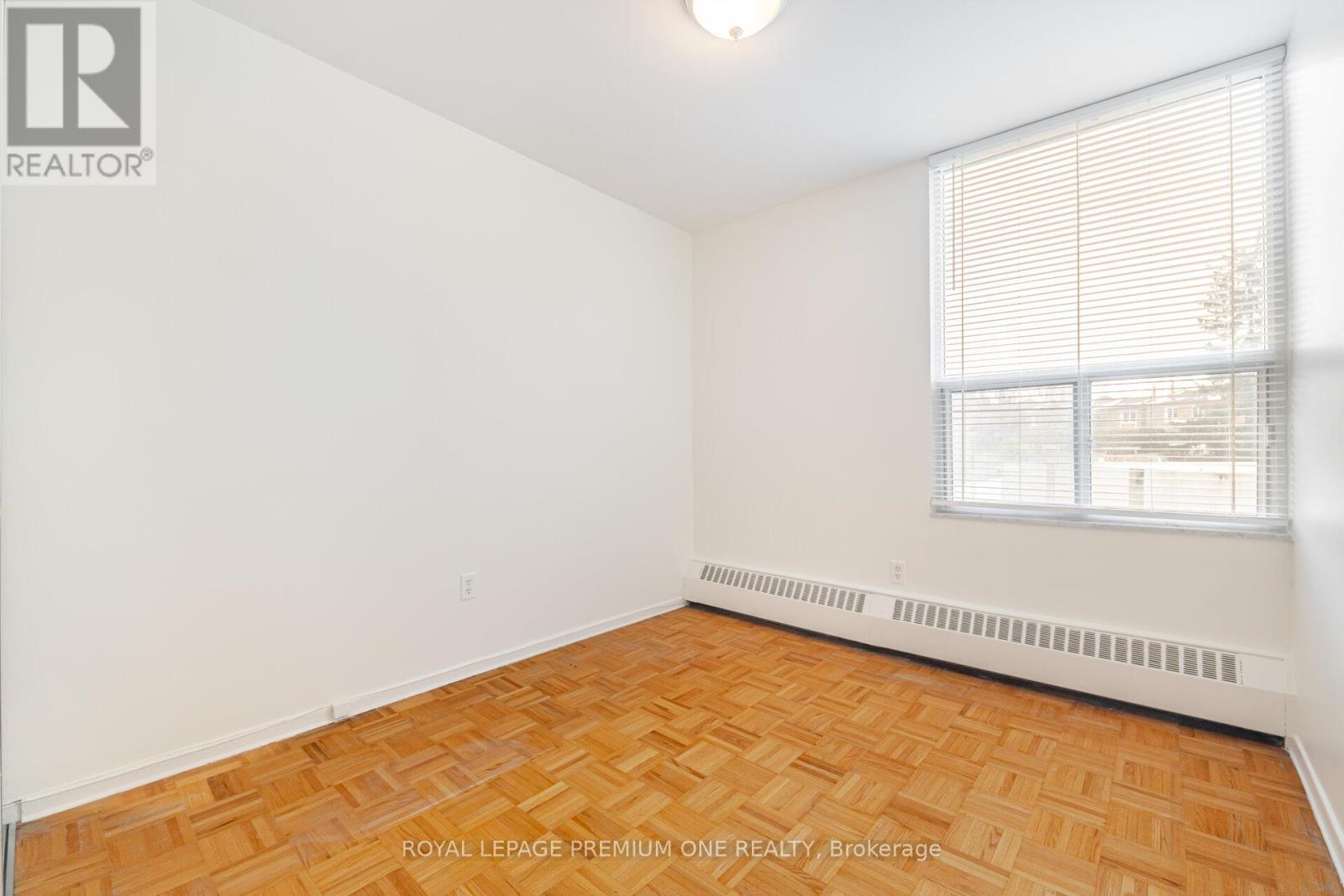 210 - 5 Vicora Linkway, Toronto (Flemingdon Park), Ontario  M3C 1A4 - Photo 21 - C12229527