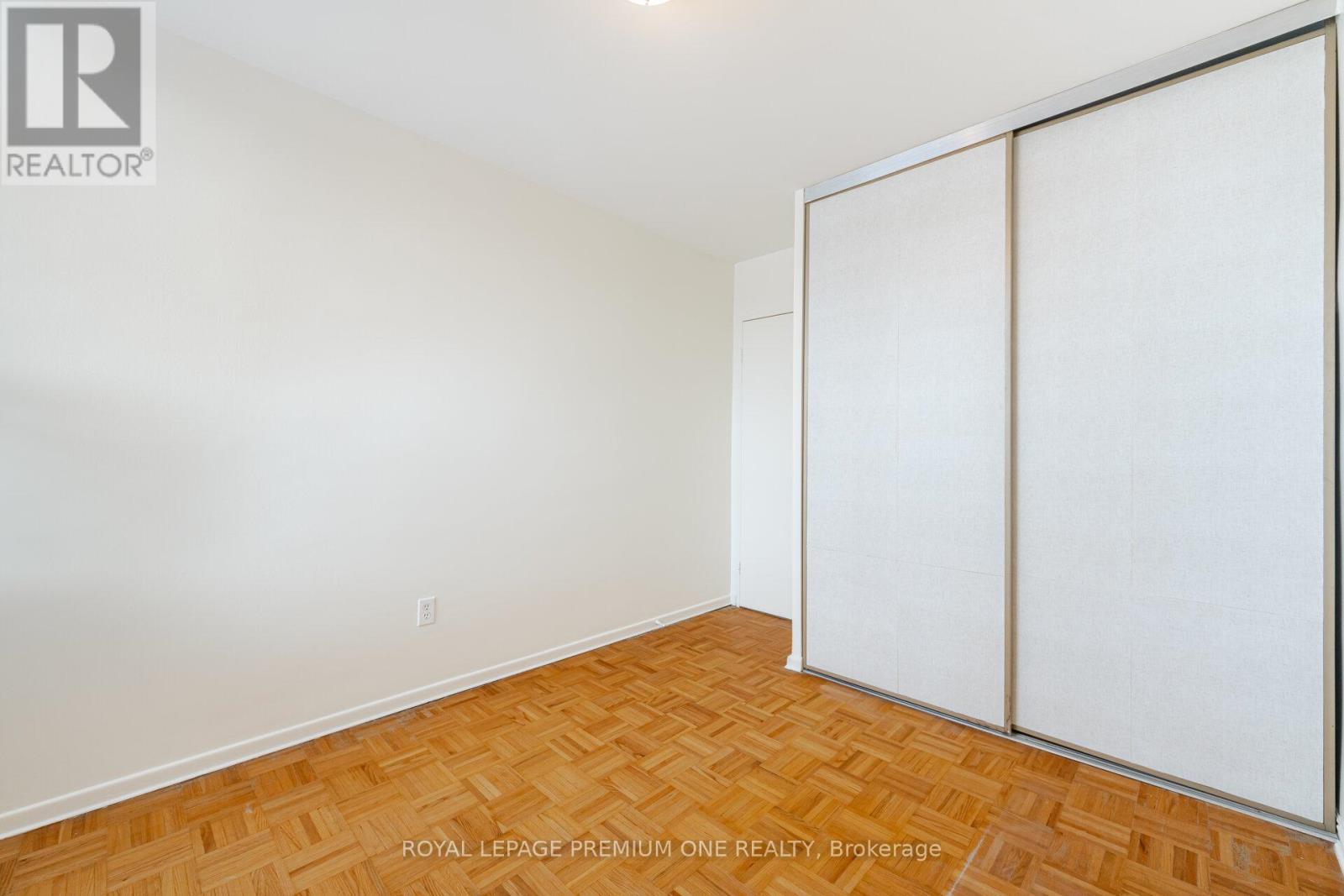 210 - 5 Vicora Linkway, Toronto (Flemingdon Park), Ontario  M3C 1A4 - Photo 22 - C12229527