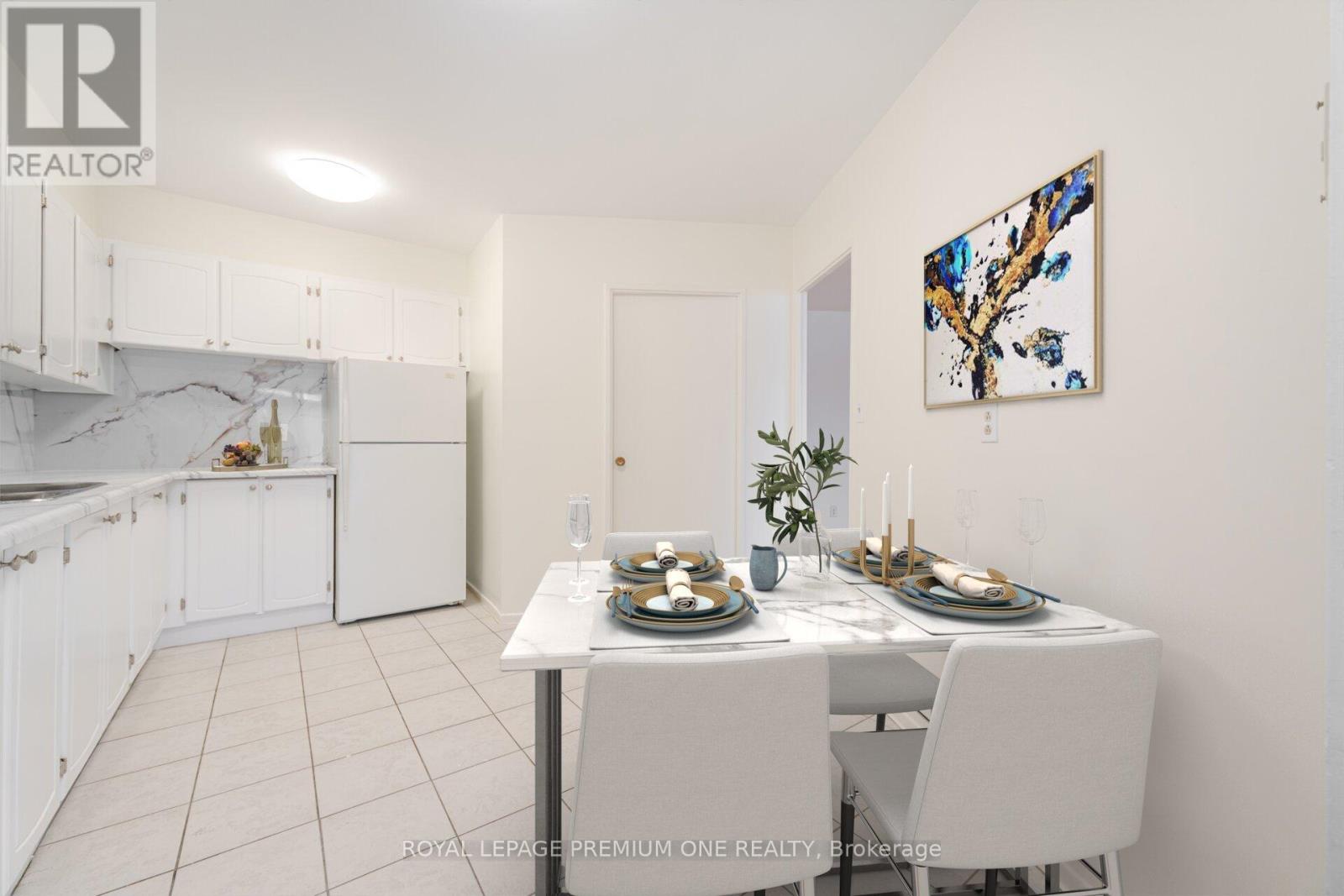 210 - 5 Vicora Linkway, Toronto (Flemingdon Park), Ontario  M3C 1A4 - Photo 3 - C12229527
