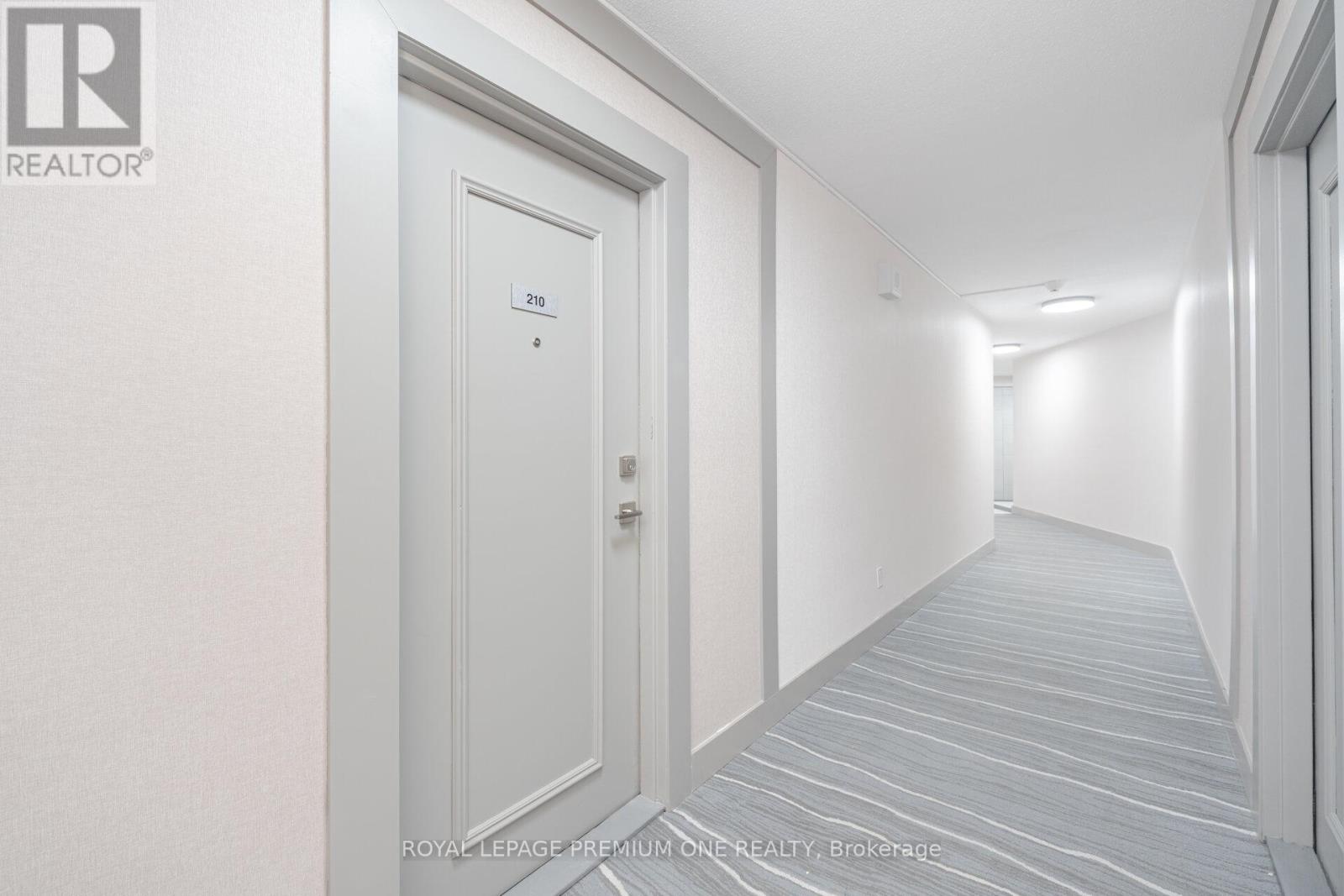 210 - 5 Vicora Linkway, Toronto (Flemingdon Park), Ontario  M3C 1A4 - Photo 8 - C12229527
