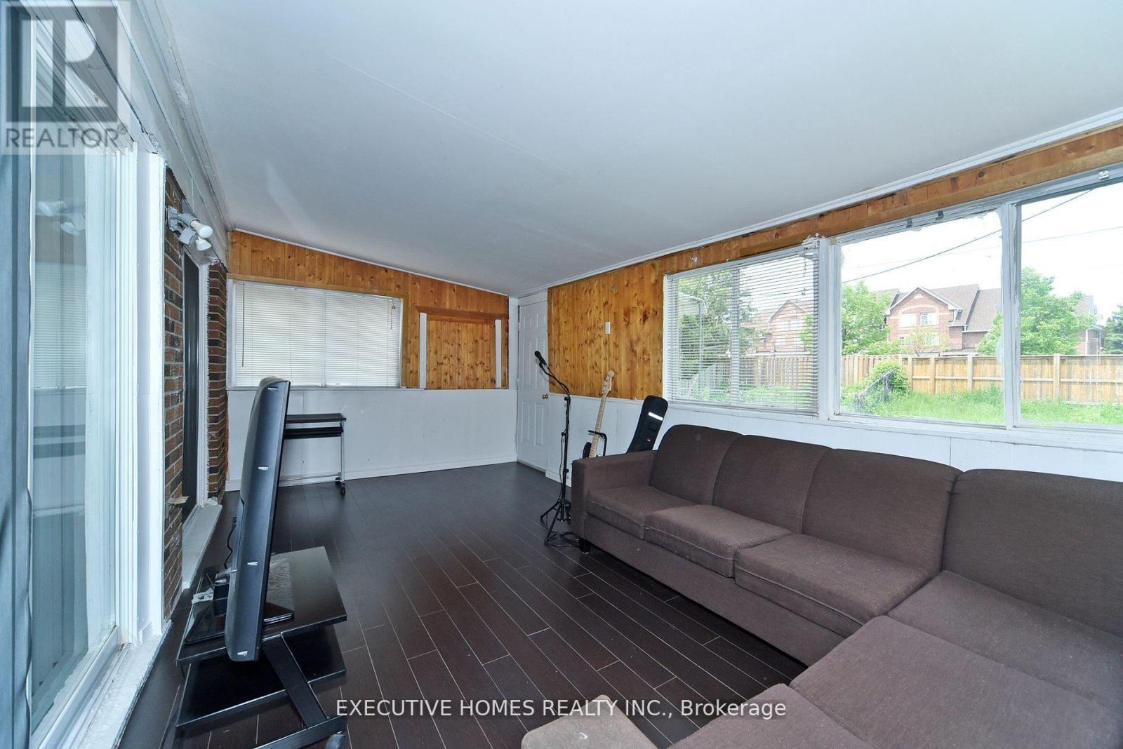 194 Braymore Boulevard, Toronto, Ontario  M1B 2G8 - Photo 13 - E12229275