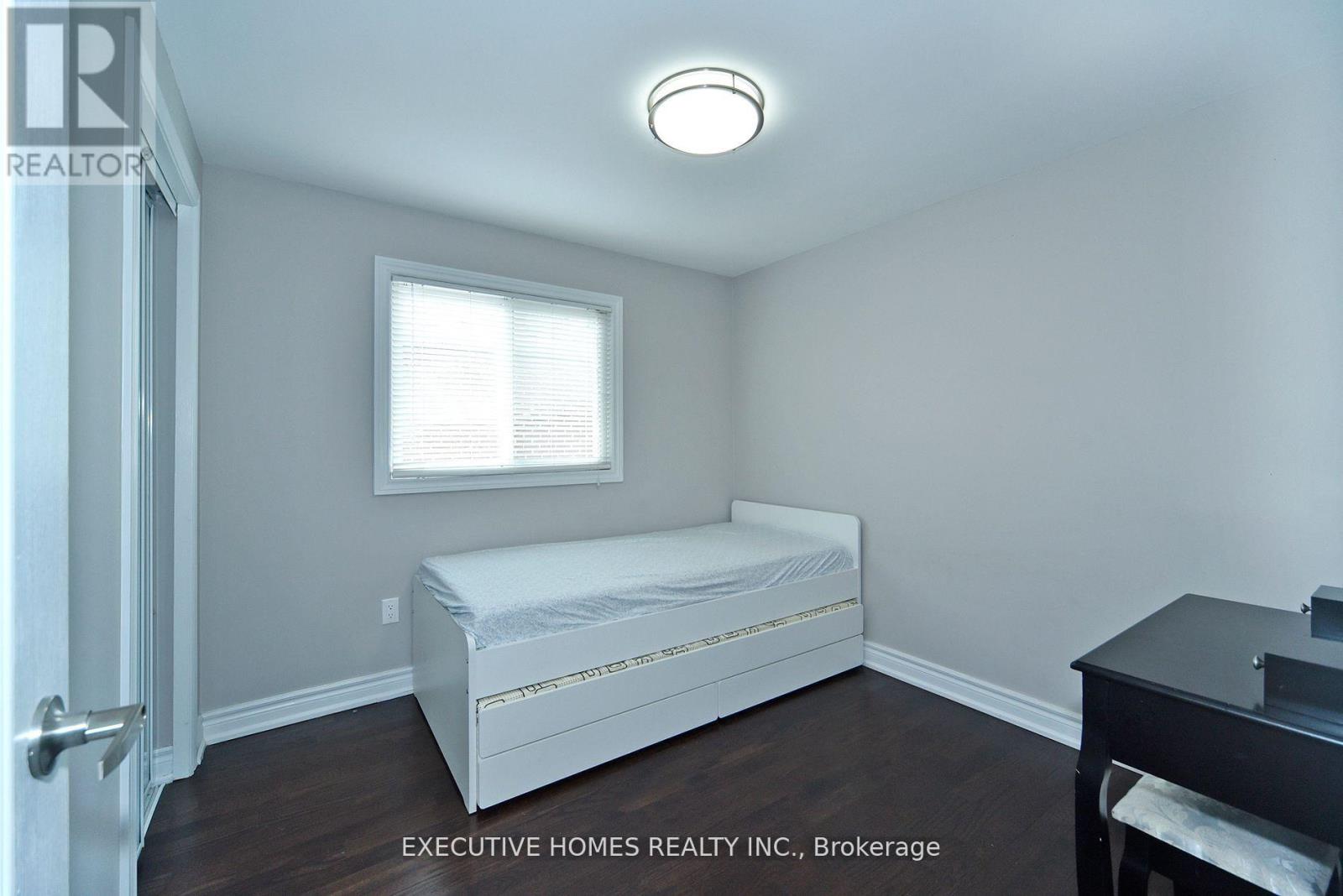 194 Braymore Boulevard, Toronto, Ontario  M1B 2G8 - Photo 17 - E12229275